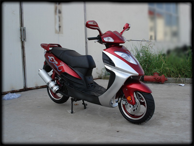 ezy scooter 150cc angle view